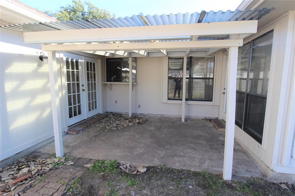 LAKECREST ESTATES - Residential Lease