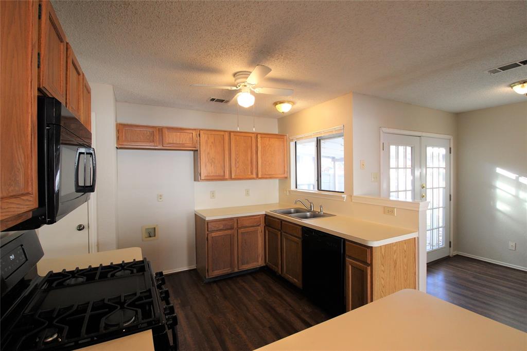 LAKECREST ESTATES - Residential Lease