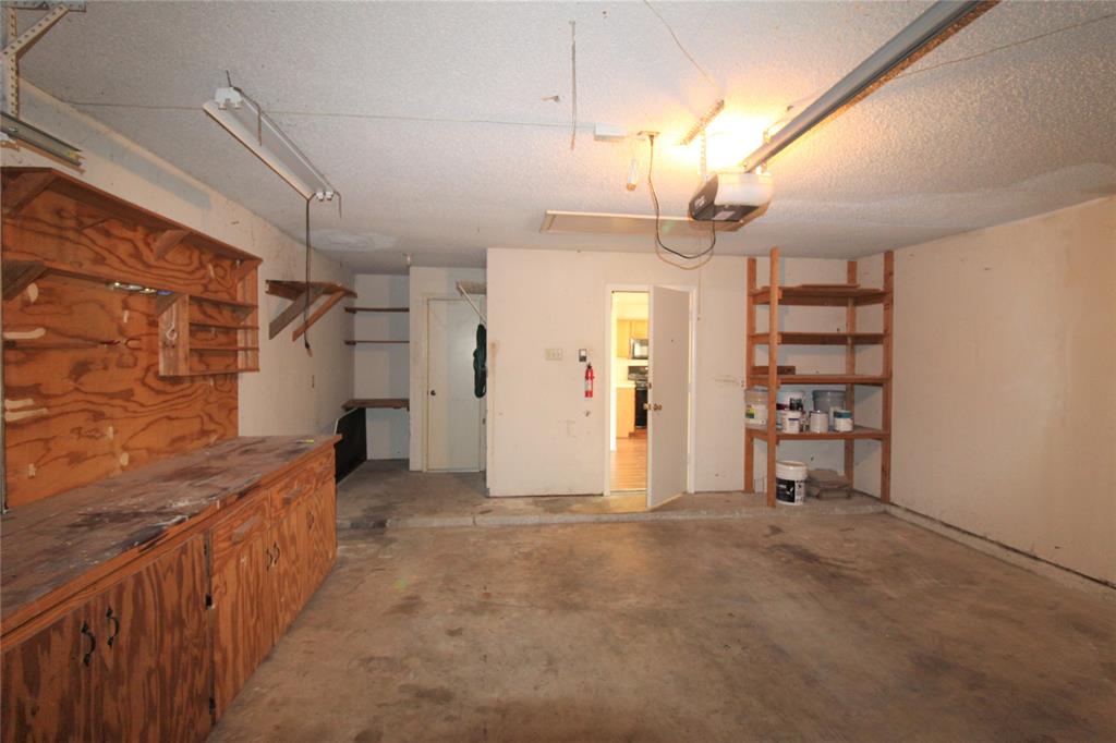 LAKECREST ESTATES - Residential Lease