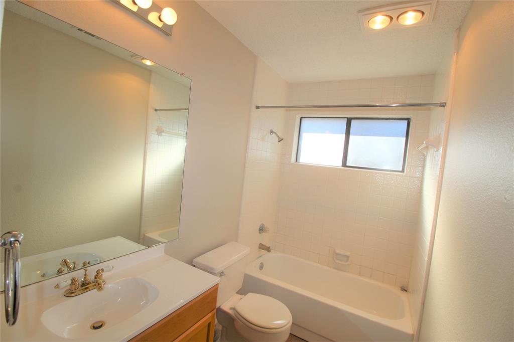 LAKECREST ESTATES - Residential Lease