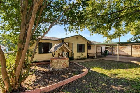 A home in Waxahachie