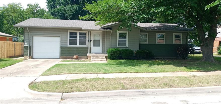 Cute 3 bed, 1 full bath and 1 half bath home has been newly painted and a brand new tankless water heater installed. This home has a great location. The neighborhood is a short walk to downtown main street, Restaurants are lined up across the street along the service road, and a shopping center on the other side of William D Tate Avenue across from the neighborhood. This home comes with a large backyard great for entertaining or a safe space for kids to play. Come take a look today!