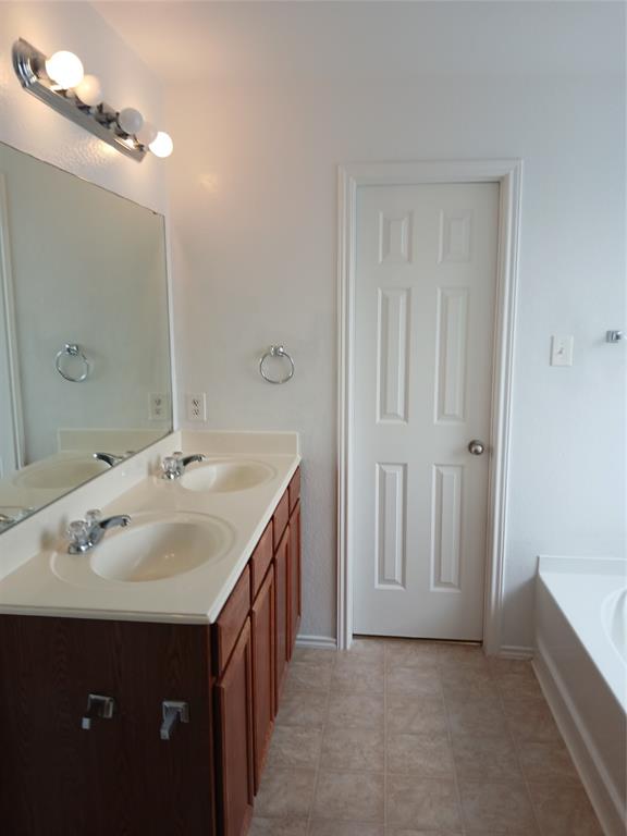 Heritage East A Ph 1 Add - Residential Lease