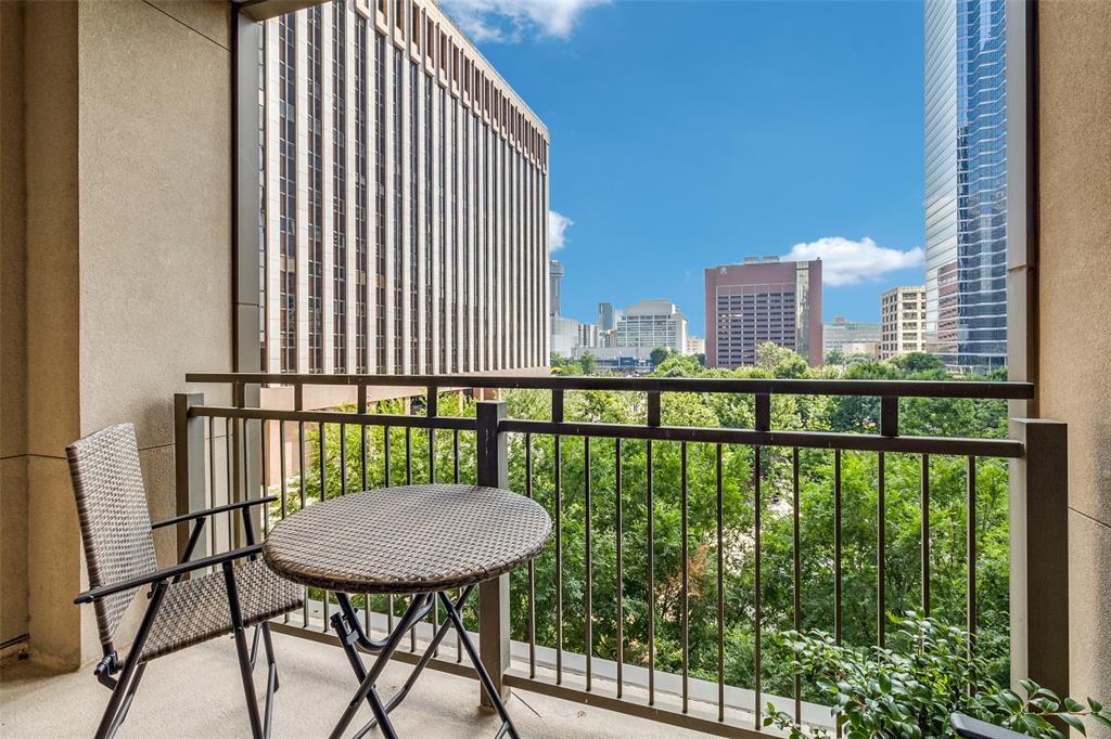 1200 Main Street 303