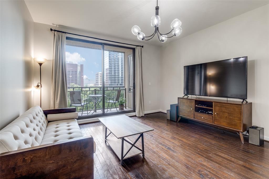1200 Main Street 303