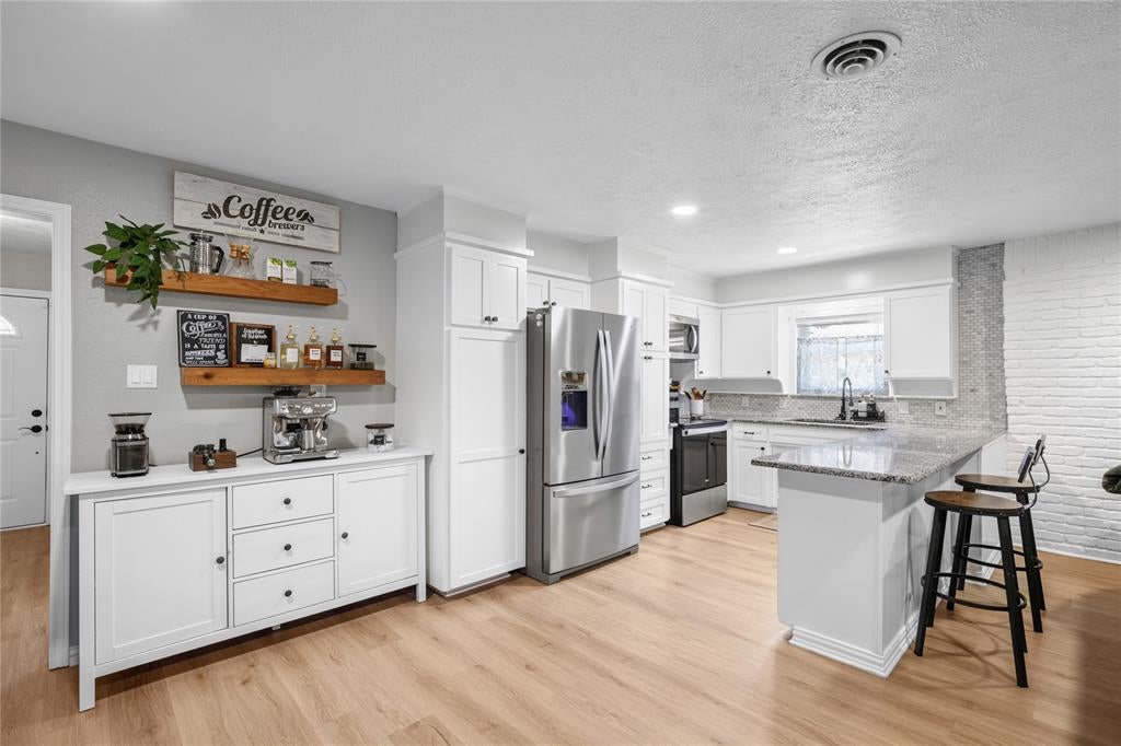 213 Wilshire Drive