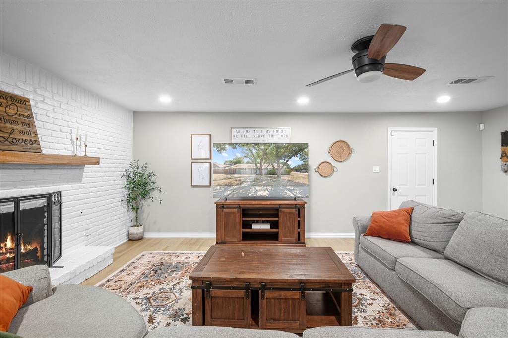 213 Wilshire Drive