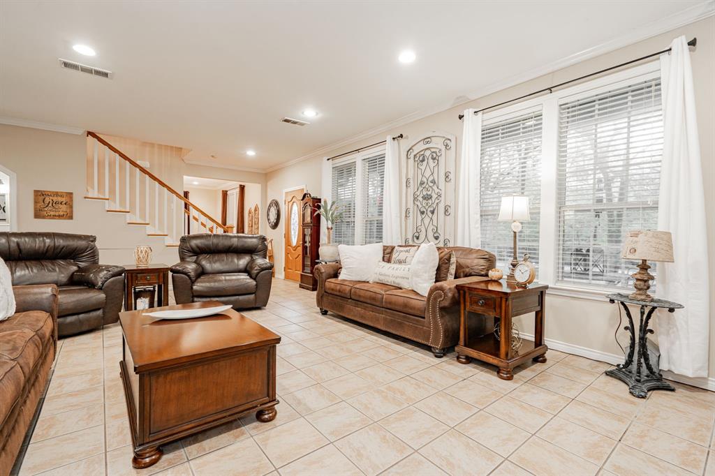 J PING SUR - Residential