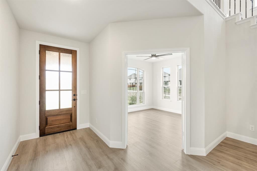 318 Mandarin Circle