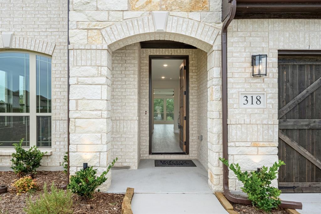 318 Mandarin Circle