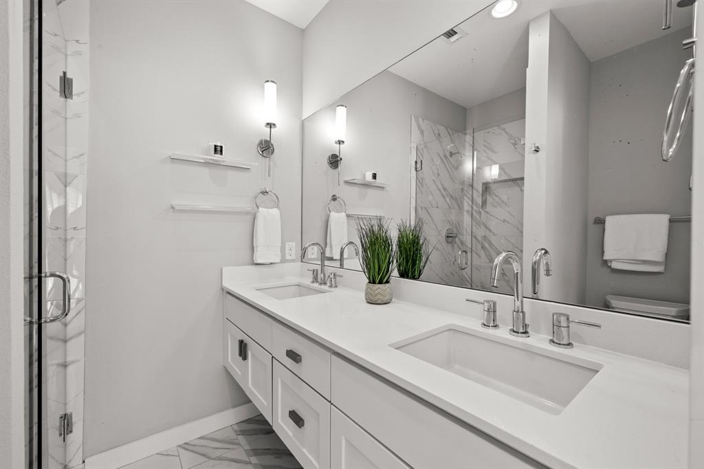 Quarter Residences - Residential