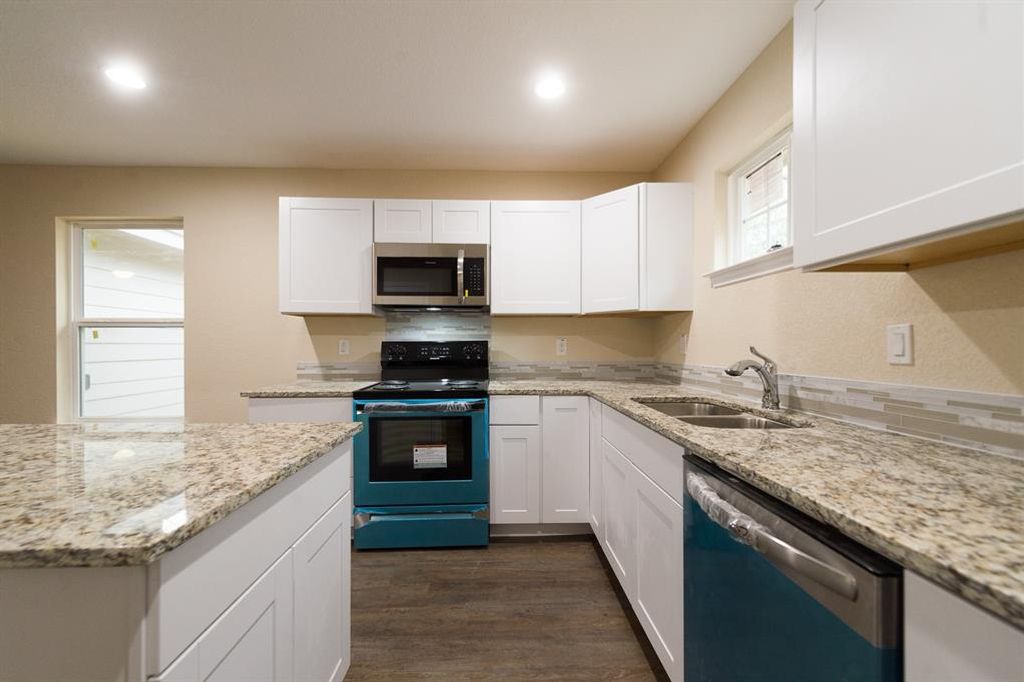 Photo of 3518 FRANK Street, Dallas, TX 75210 (MLS # 21126679)