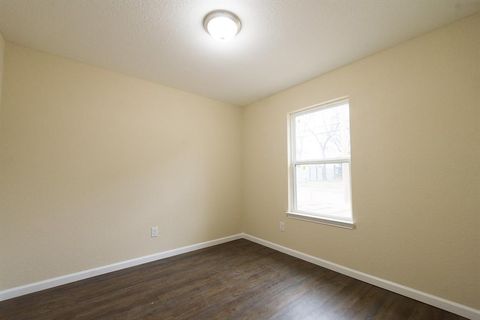 Tiny photo for 3518 FRANK Street, Dallas, TX 75210 (MLS # 21126679)