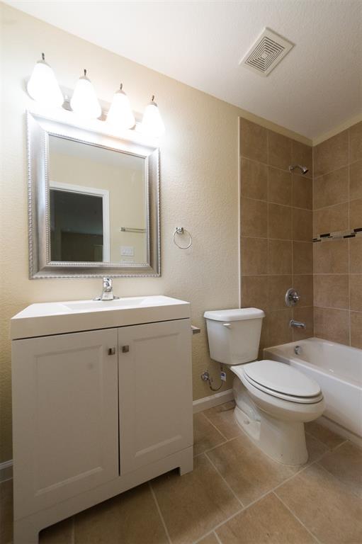 F C HERRLING - Residential Lease