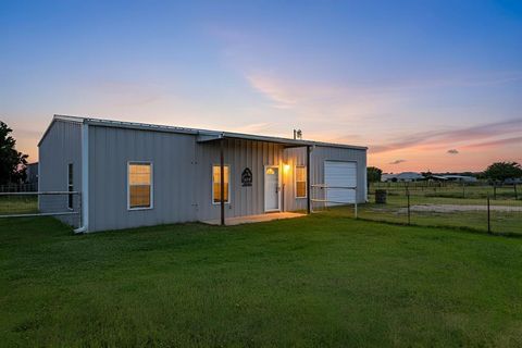 Photo of 3300 Airport Road, Tioga, TX 76271 (MLS # 20992038)