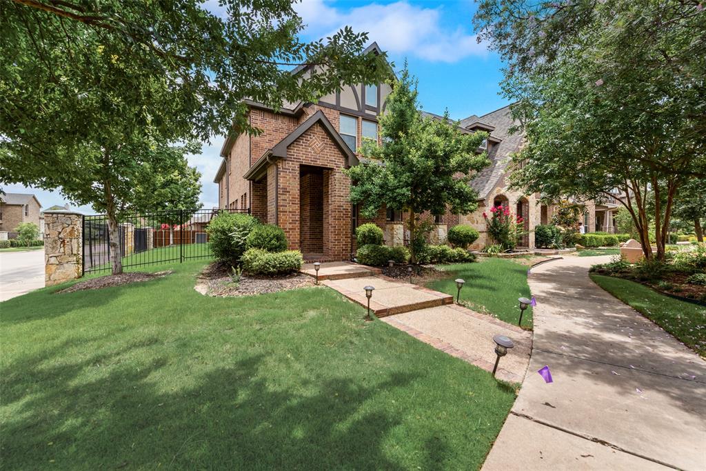 1217 Harris Hawk Way