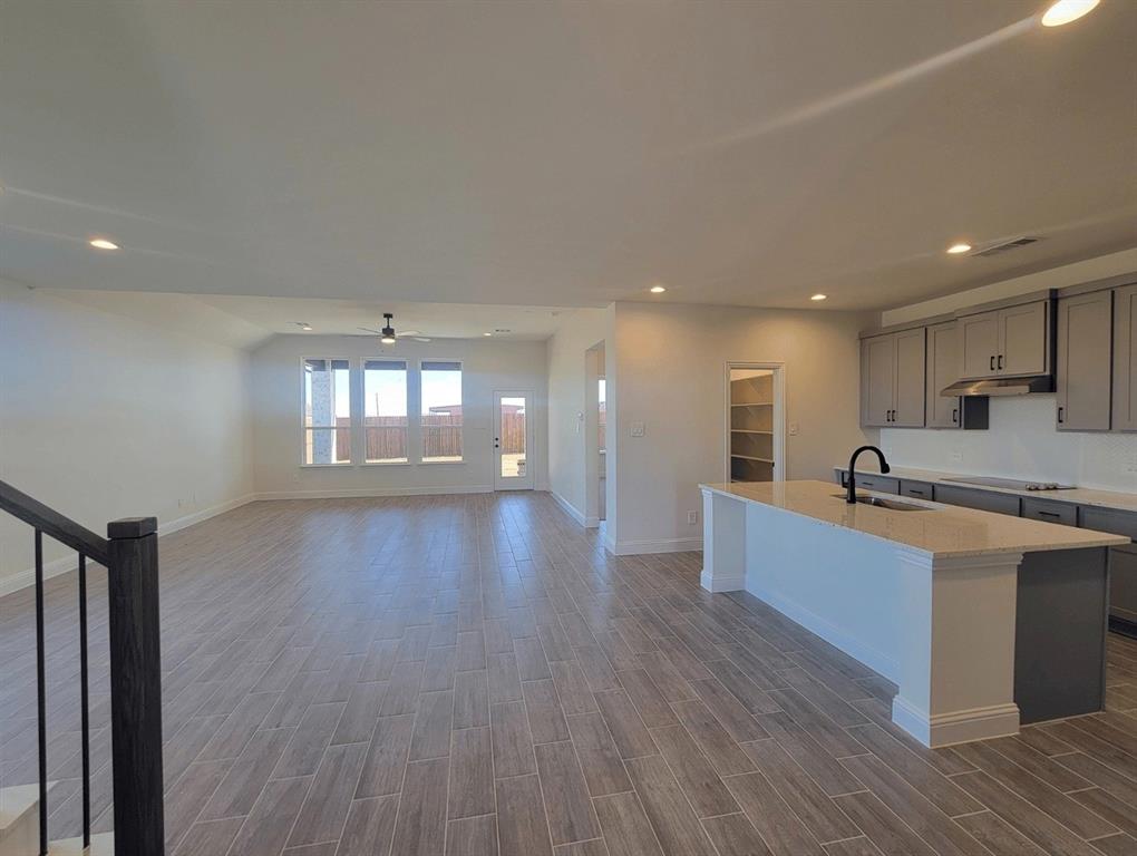 Summer Crest - Residential