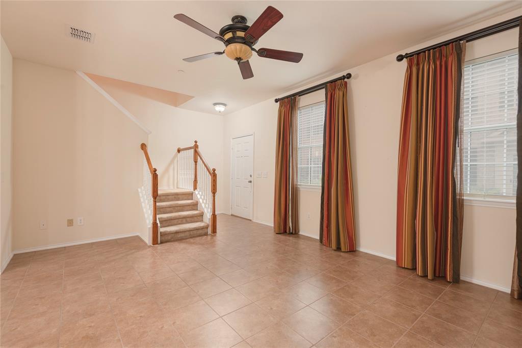 Pasquinellis Village On The Green - Residential