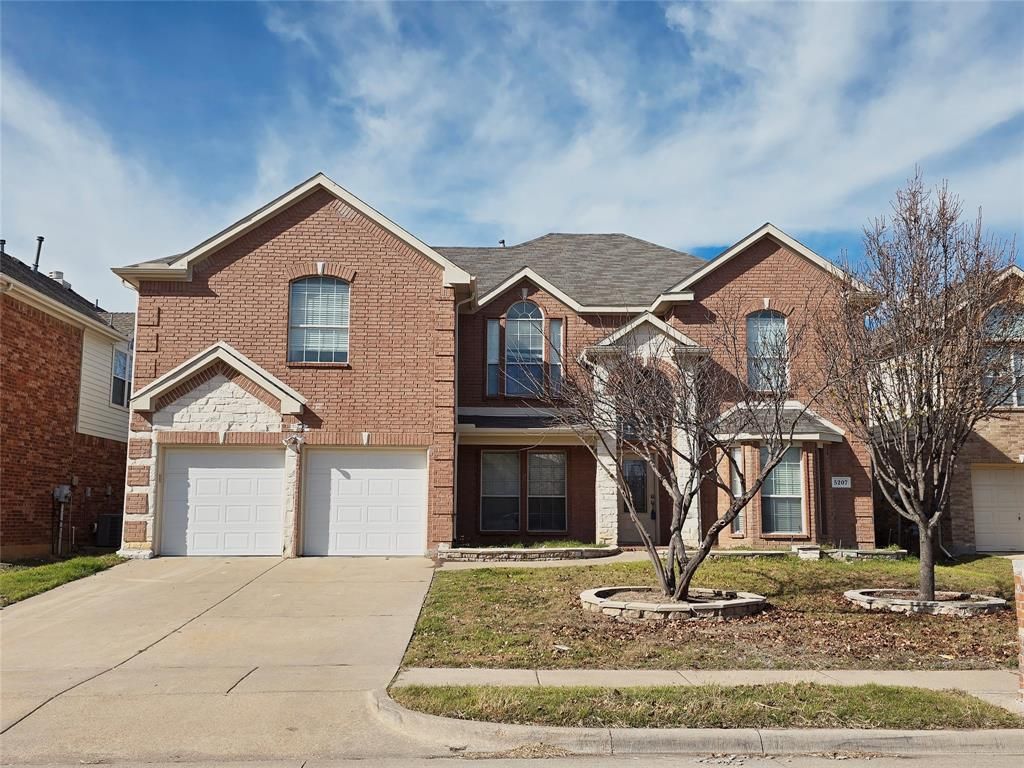 Photo of 5207 W Cove Way, Grand Prairie, TX 75052 (MLS # 21157639)
