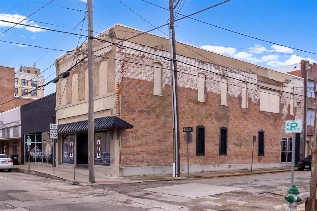 2402 Stonewall Street