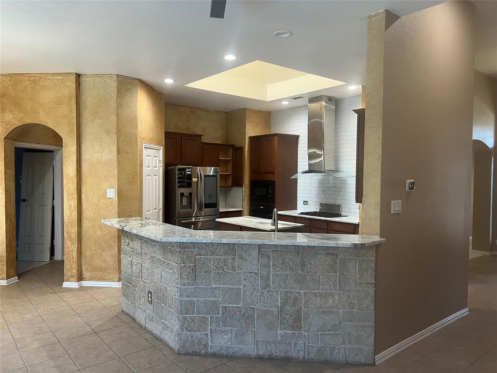 1122 Leafy Glade Road