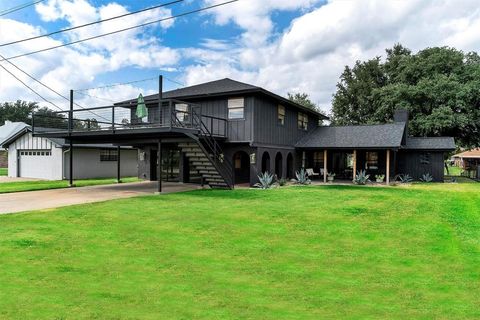 A home in Granbury