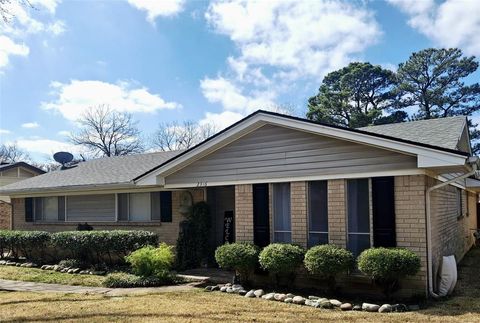 Photo of 2316 Diana Street, Sherman, TX 75092 (MLS # 21193822)