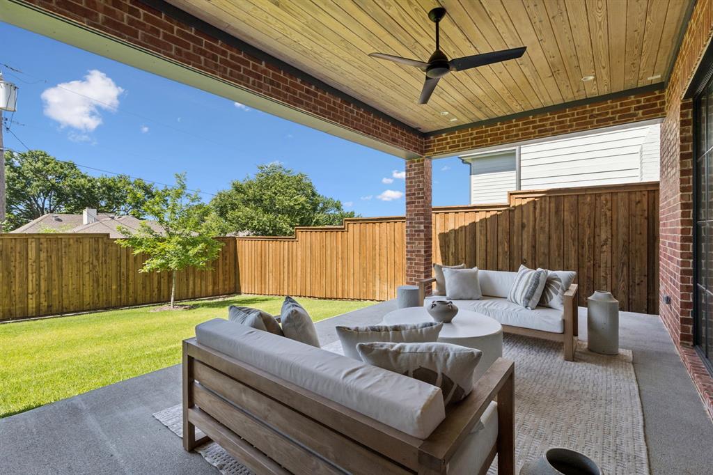 WHITE ROCK BLUFFS - Residential