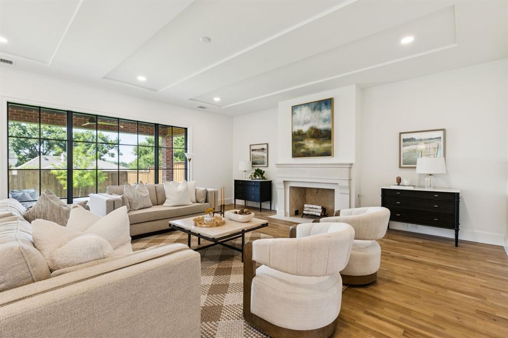 WHITE ROCK BLUFFS - Residential