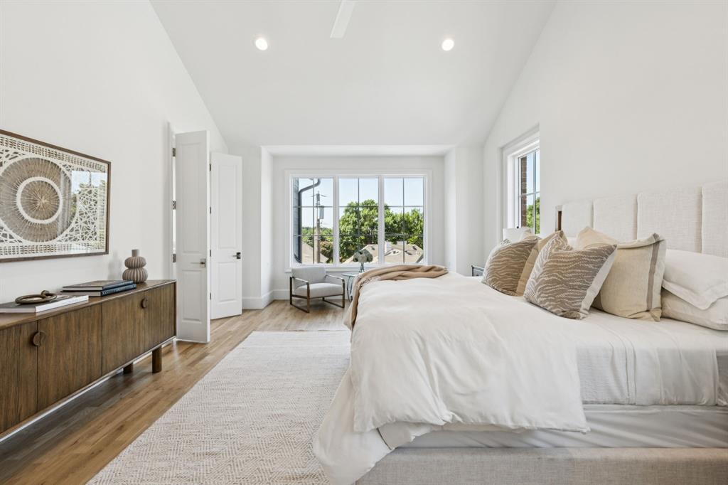 WHITE ROCK BLUFFS - Residential