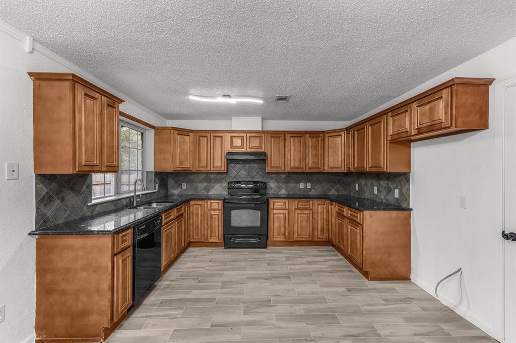 6632 Richardson Drive