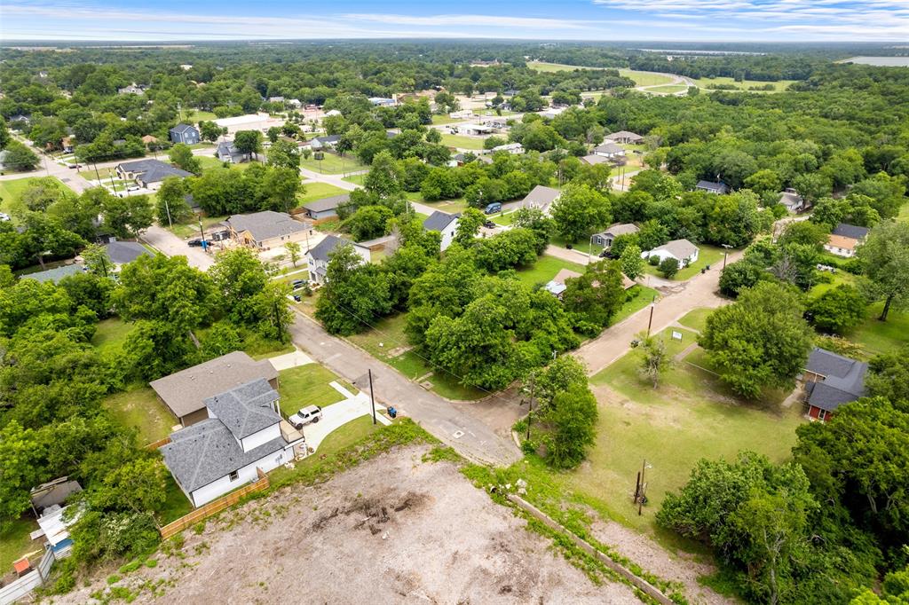 Womacks W D Sub - Land