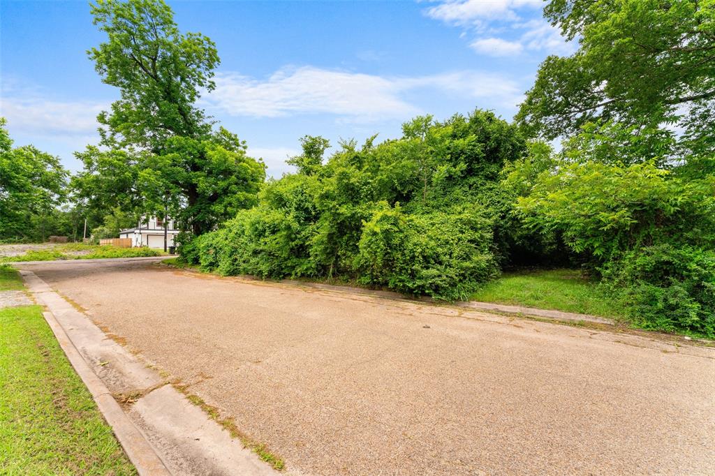 Womacks W D Sub - Land