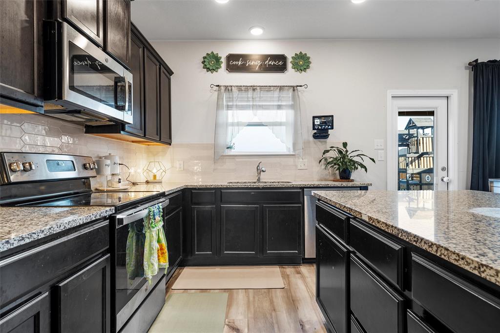 PARK MEADOWS - Residential