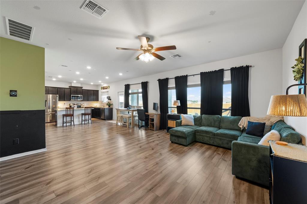 PARK MEADOWS - Residential