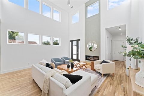 Tiny photo for 2315 S Vernon Avenue, Dallas, TX 75224 (MLS # 21101415)