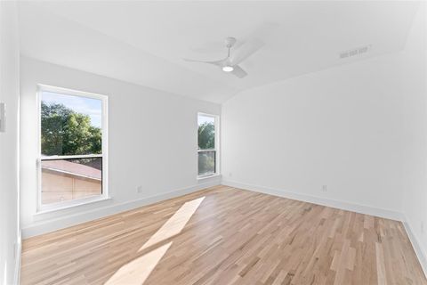 Tiny photo for 2315 S Vernon Avenue, Dallas, TX 75224 (MLS # 21101415)