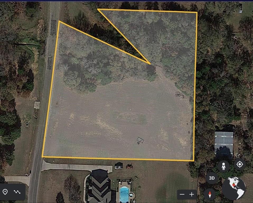 2413 Plantation Drive N