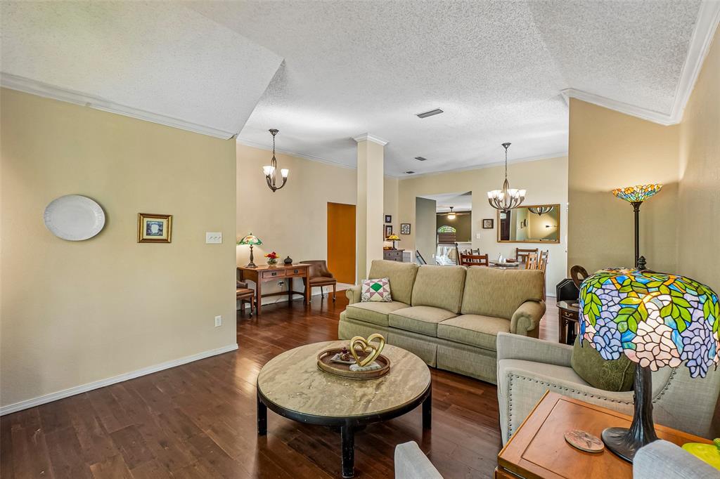 2609 Creekside Way