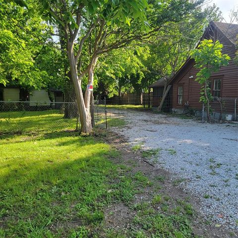 Photo of 2630 Bobtown Road, Garland, TX 75043 (MLS # 21234612)