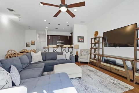 4125 Cole Avenue 7 Dallas TX 75204