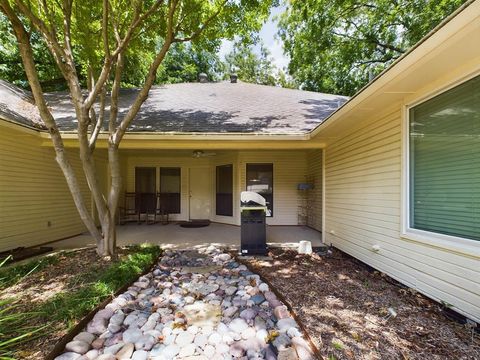 A home in DeSoto