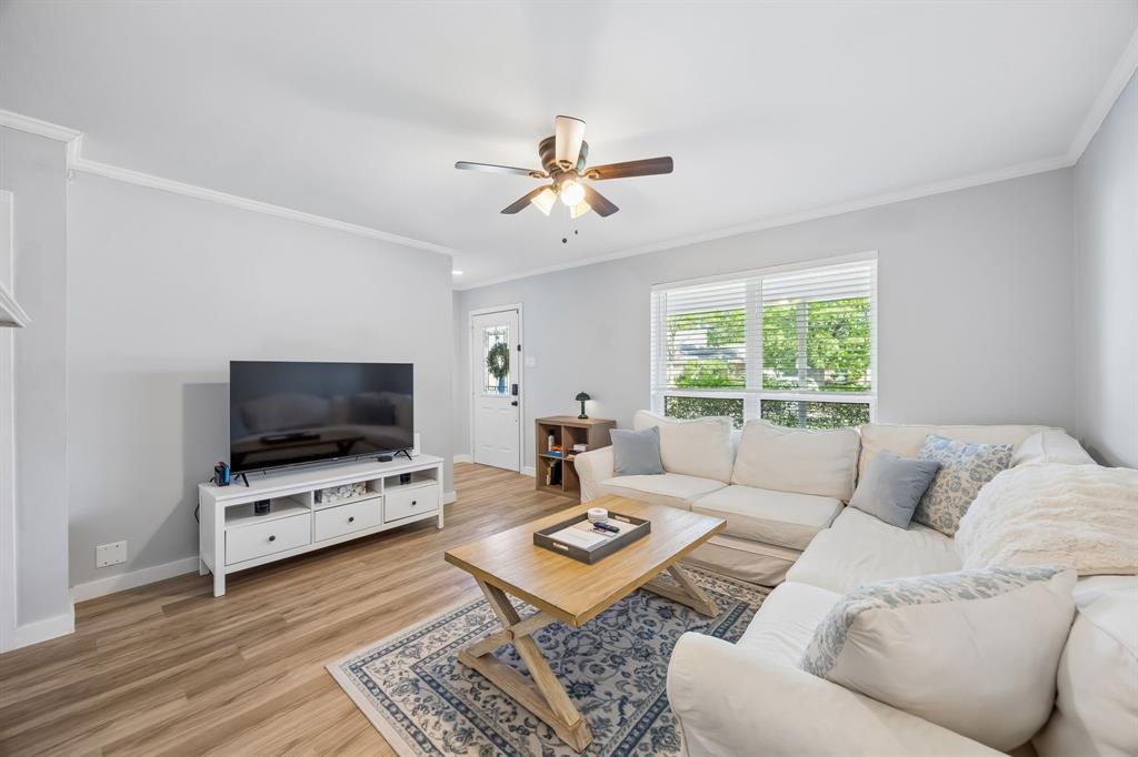 7916/7918 Habersham Lane