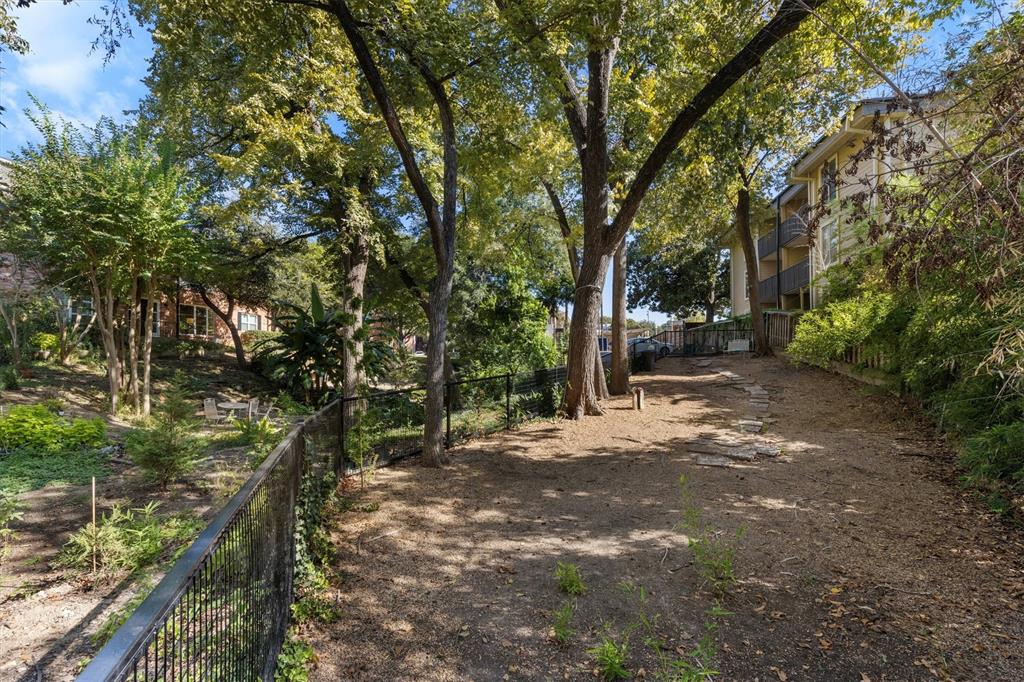 Tanglewood Twnhms Condos - Residential Lease