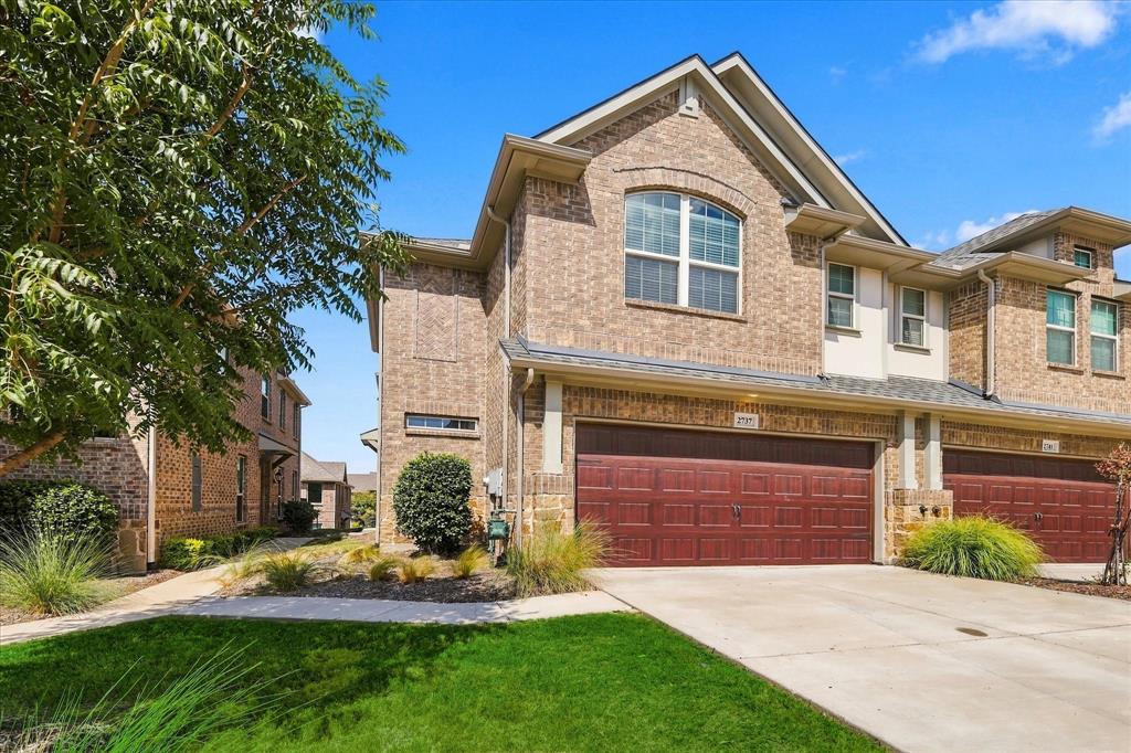 2737 Splendor Drive