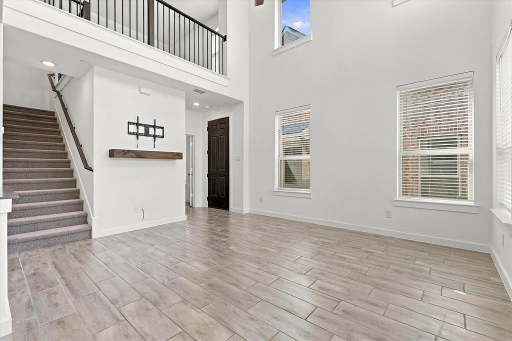 2737 Splendor Drive