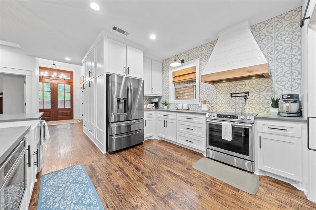 3808 Hillside Trail