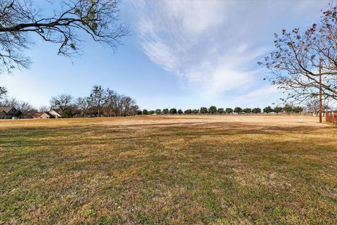 Photo of TBD Starcrest, Corsicana, TX 75109 (MLS # 21173673)