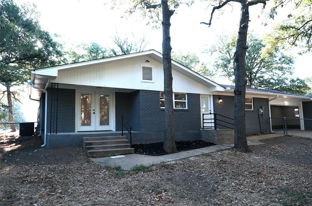 17 Circle Drive