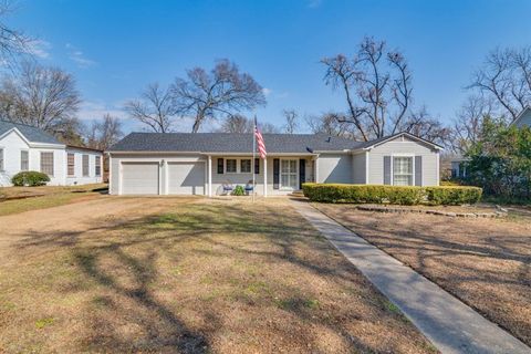 Photo of 224 Elm Drive, Terrell, TX 75160 (MLS # 21230170)